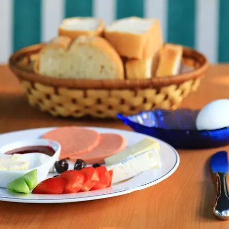 Sirin Bed and Breakfast 2*